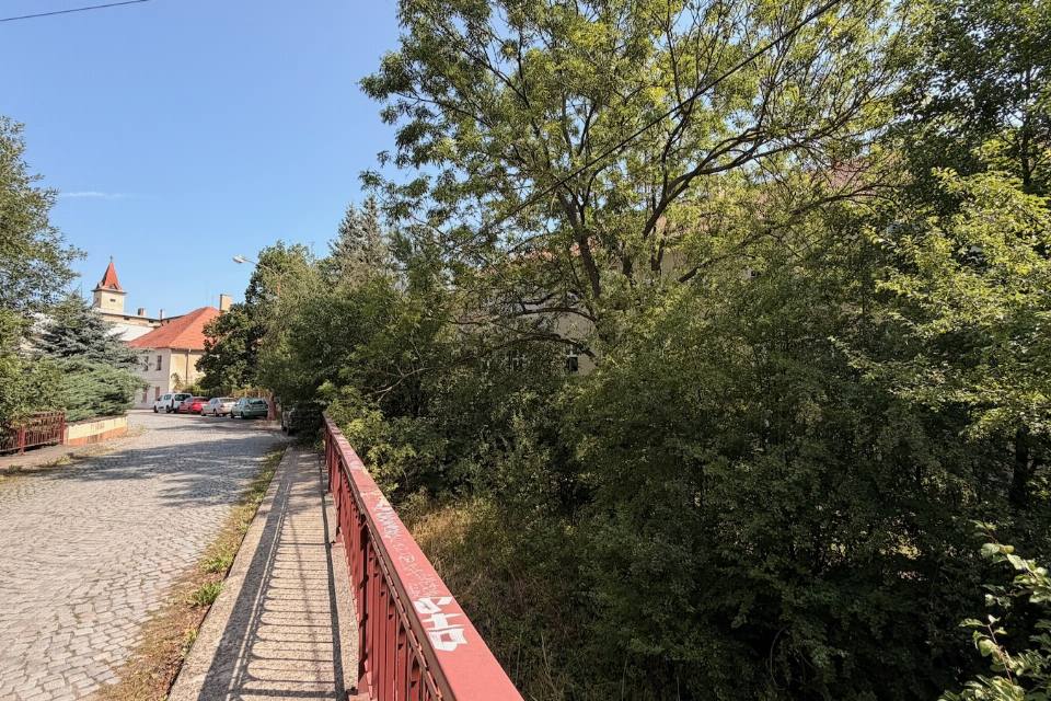 Cesta z ubytovny směrem k centru Roudnice nad Labem